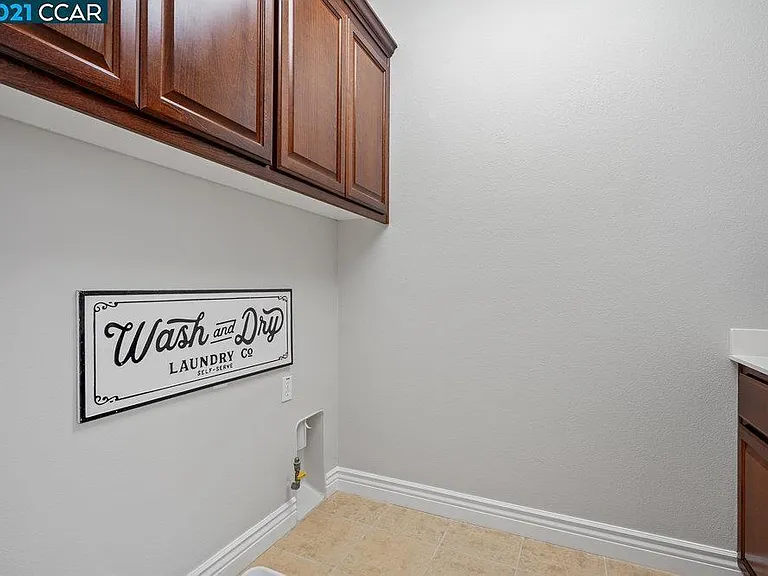 513 Wells Ct — Photo 20