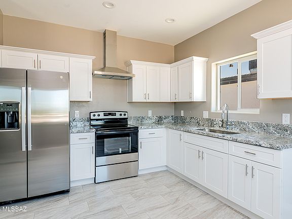 2nd image of 2467 S Campbell Ave #2