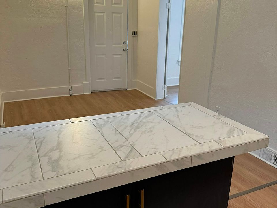 Island and Living room