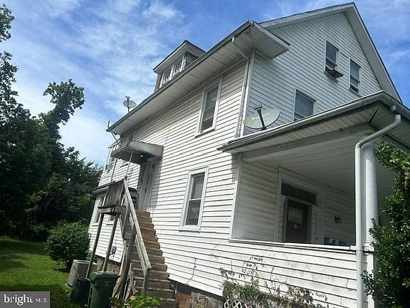 3rd image of 3702 Chesholm Rd