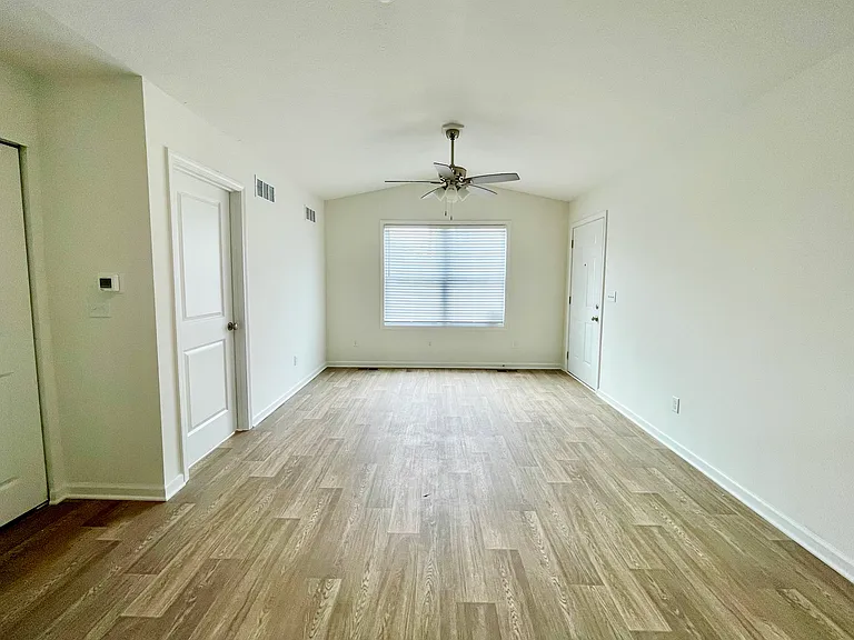 921 Buchanan St #B — Photo 3