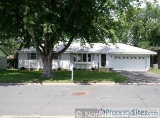 1476 25th St NW, New Brighton, MN 55112