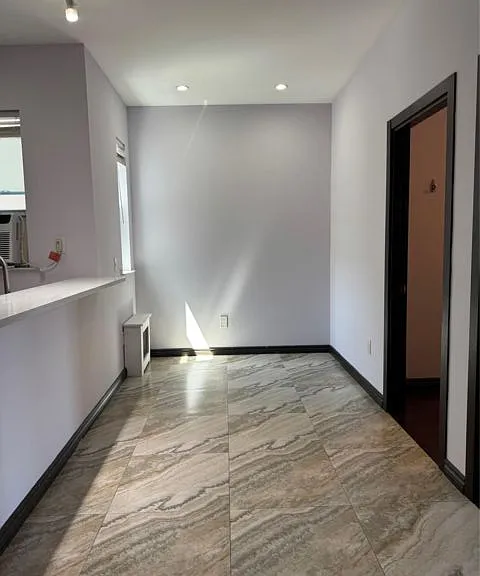 7305 Metropolitan Ave — Photo 4