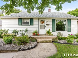 939 Benjamin Ave NE, Grand Rapids, MI 49503
