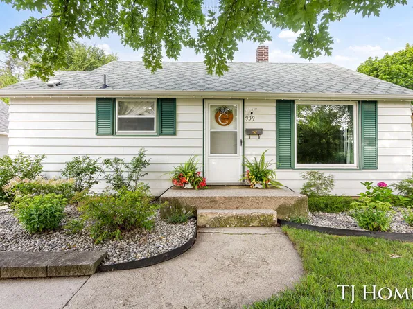 939 Benjamin Ave NE, Grand Rapids, MI 49503
