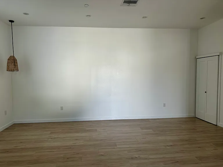 7840 Lasaine Ave — Photo 6