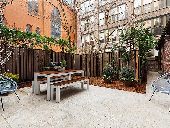 5th image of 345 W 13th St #Townhouse