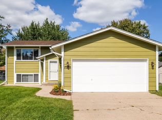 7330 75th Cir N, Brooklyn Park, MN 55428