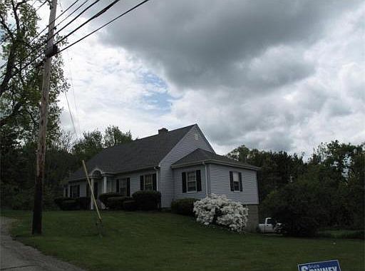 2nd image of 17 Oak St