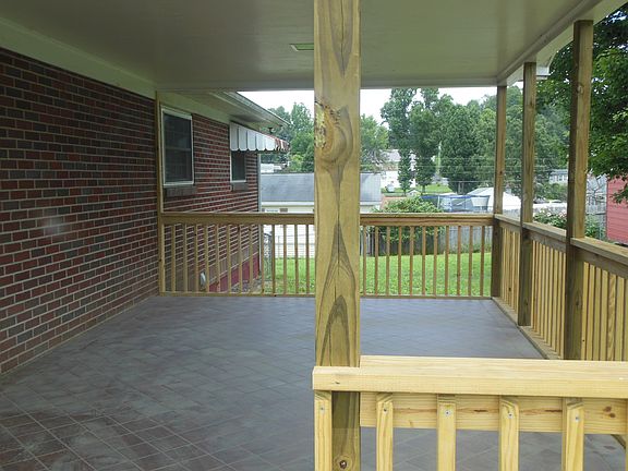 5th image of 315 Terry Ave