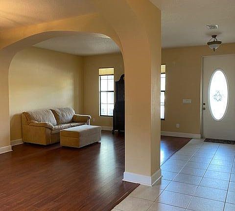 5th image of 2972 Glenridge Cir