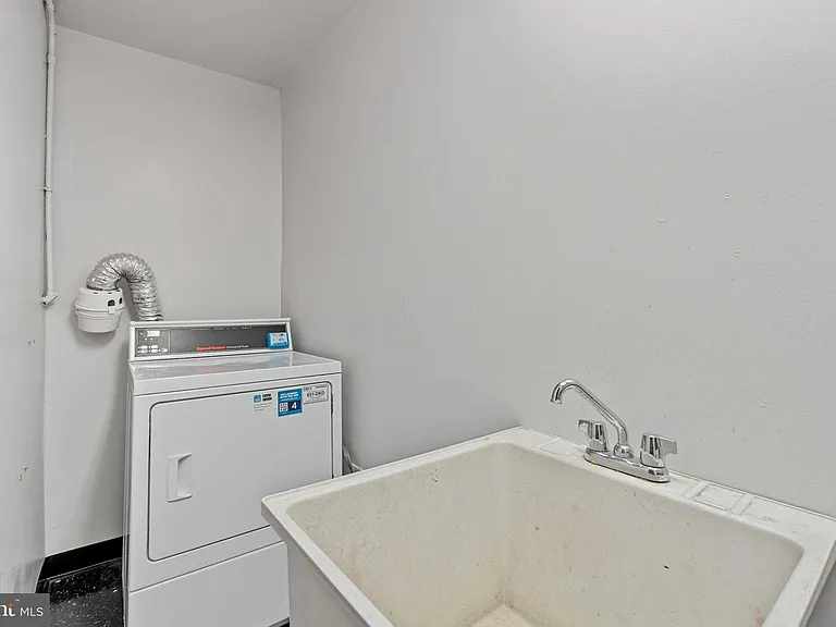1 E Chase St #511 — Photo 13