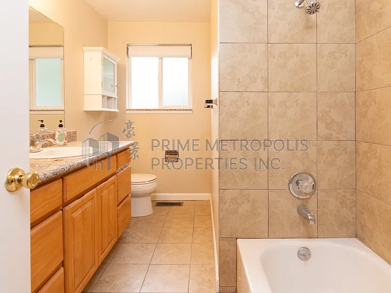 18003 Wayne Ave N — Photo 9