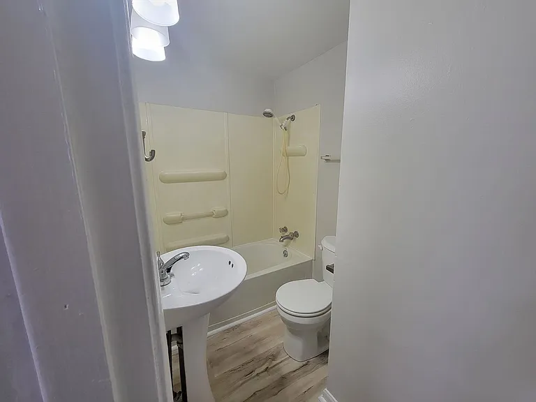152 Maywood Avenue — Photo 8