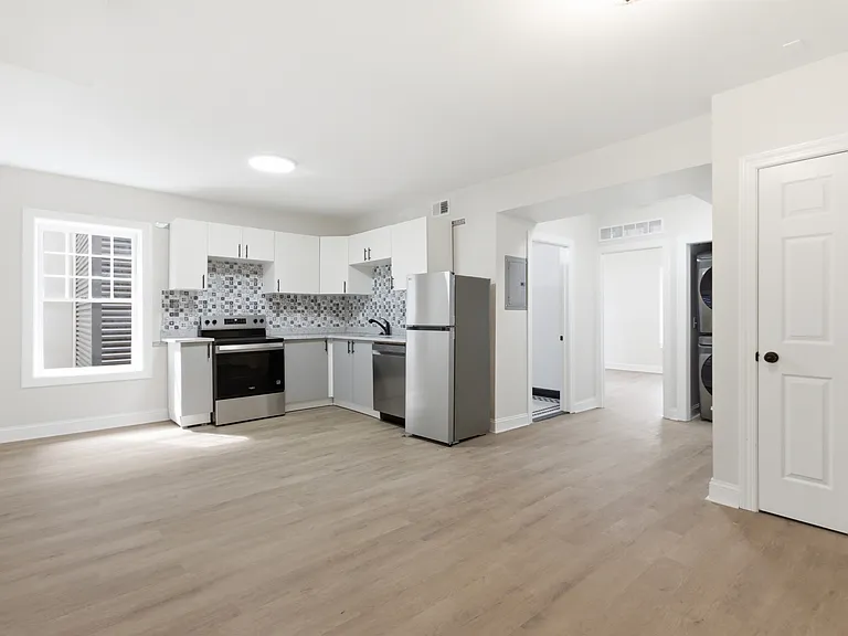 4635 John R St #4 — Photo 9