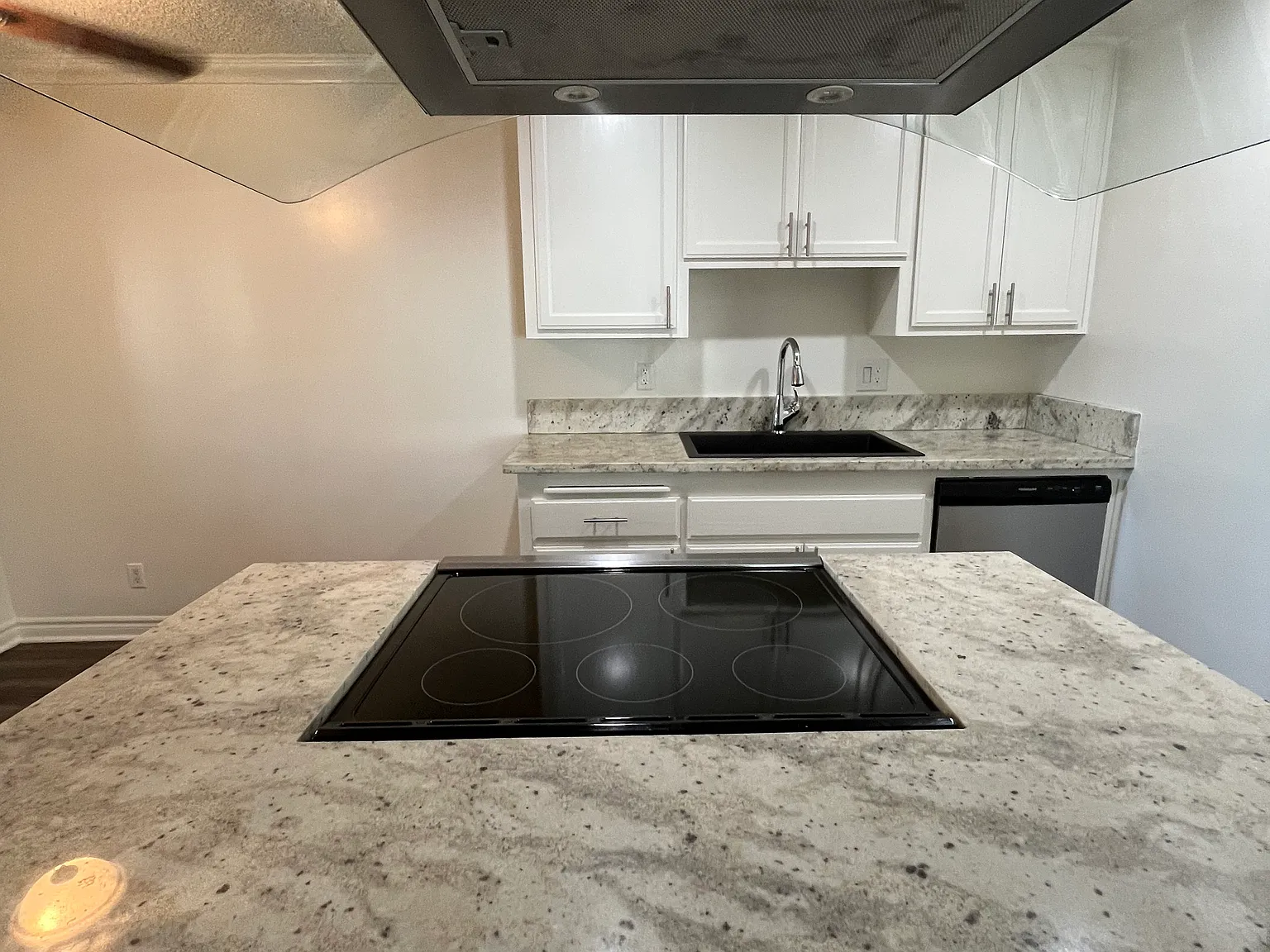 11051 Bloomfield St — Photo 1