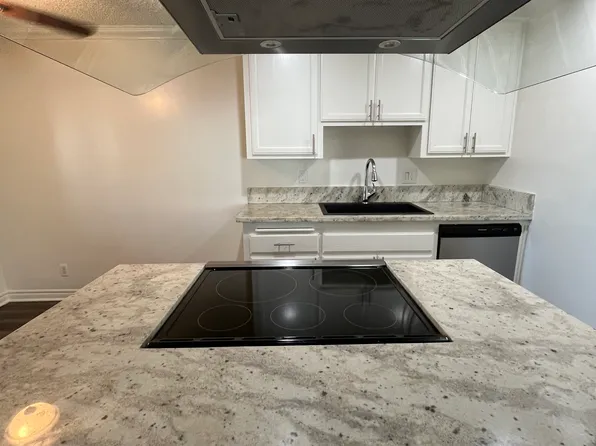 11051 Bloomfield St APT D, Los Alamitos, CA 90720