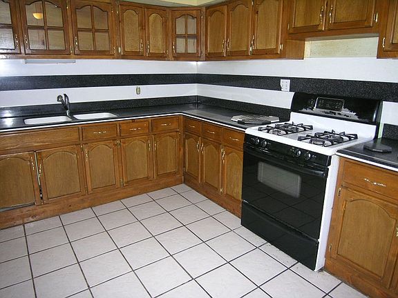 3rd image of 1230 W 6th Ave