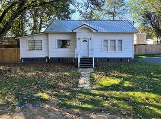 302 E Houston St, Linden, TX 75563