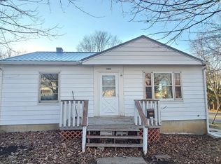 1003 Highland Ave, Dixon, IL 61021