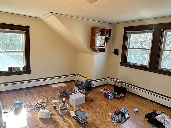 5th image of 84 Walker St #393
