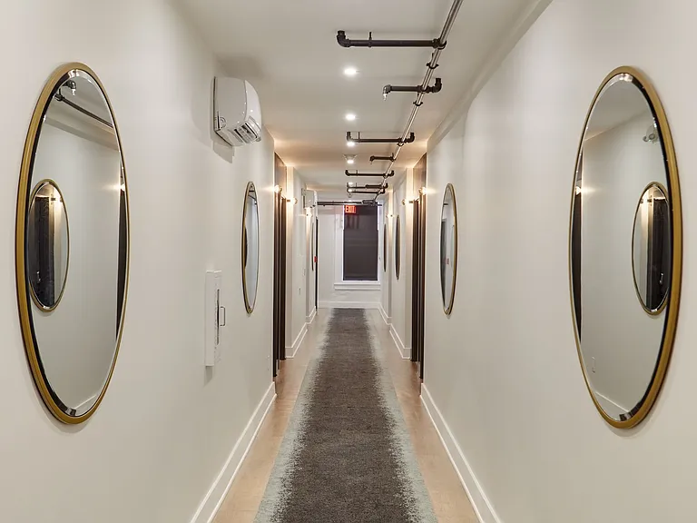 1405 S Flores St — Photo 16