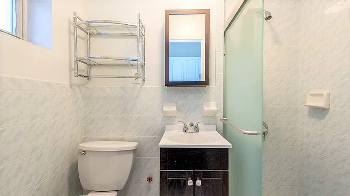 Rented by Sterling Holdings | media 15