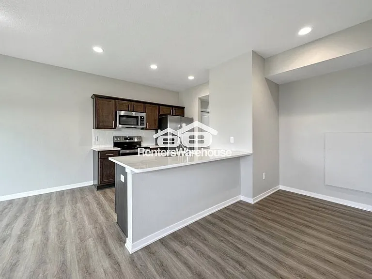 7000 Lake Ridge Ave #13 — Photo 4