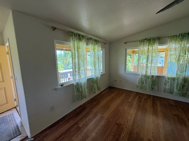 3409 Lauoho Rd — Photo 5
