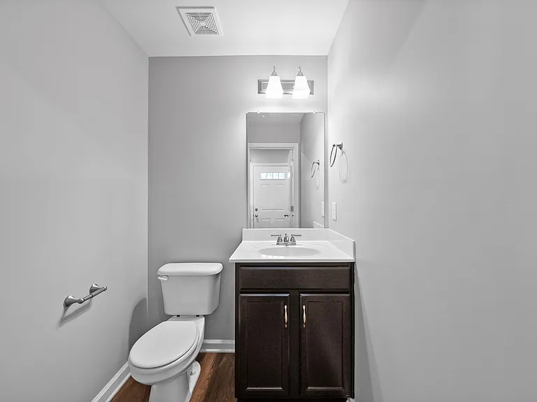 1103 Commerce St — Photo 3