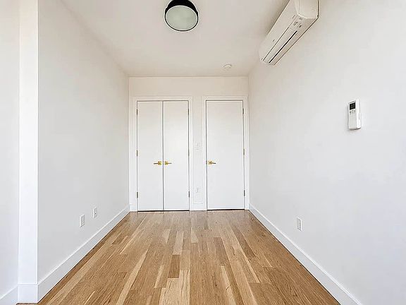 4th image of 1054 Dean St #2A