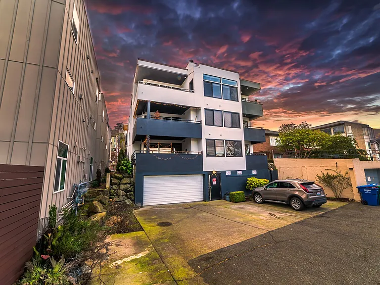 2410 Dexter Ave N #301 — Photo 7