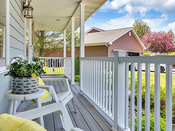 4th image of 214 Beechwood Dr