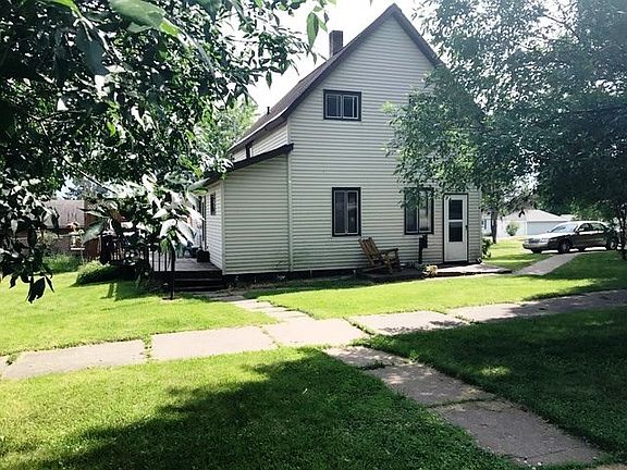 3rd image of 1023 Erie Ave