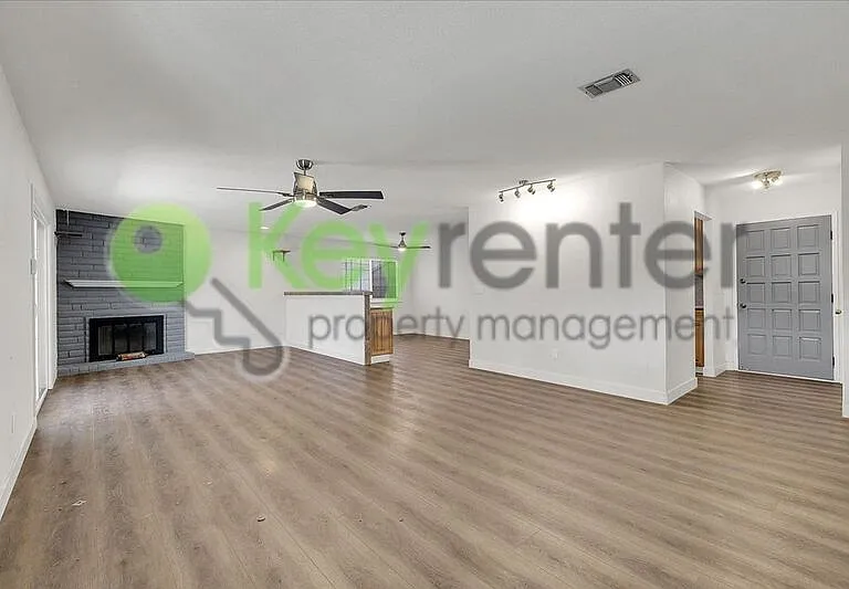 6140 Pinecreek Way — Photo 3