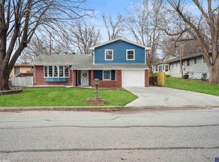 6626 Bethany Park Dr, Lincoln, NE 68505