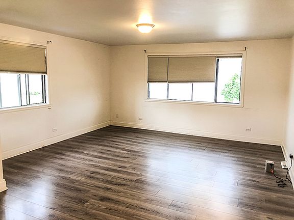 3rd image of 929 Sagamore Dr #929