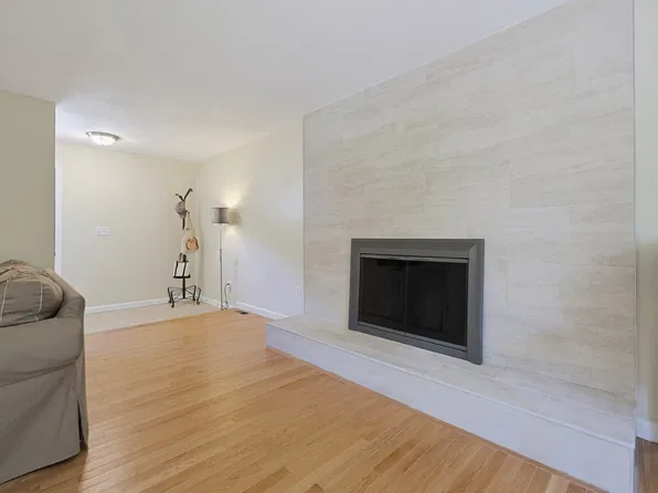 71 Carpenter Rd, Walpole, MA 02081