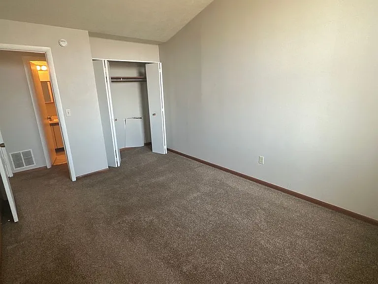 233 Ridgewood Ave — Photo 10