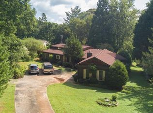 114 Lakeview Cir, Cumming, GA 30040