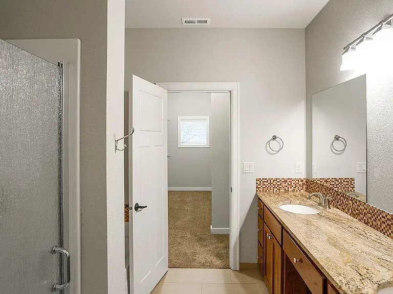 384 Market St NE — Photo 25