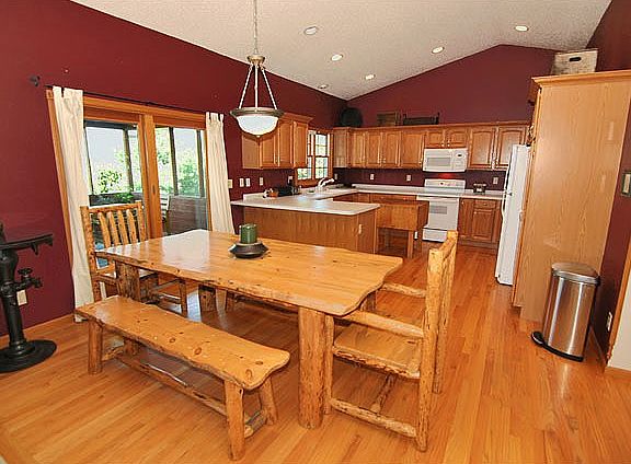 3rd image of 506 Uplands Dr