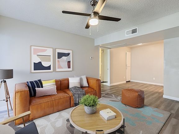 04 Living Room_VS Large