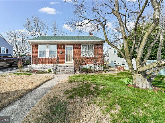 2nd image of 209 Boxwood Rd