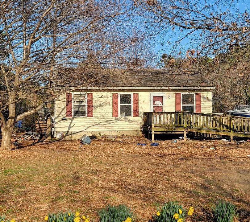 1st image of 961 Ferry Rd