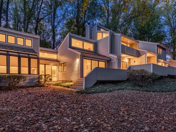 6908 Persimmon Tree Rd, Bethesda, MD 20817