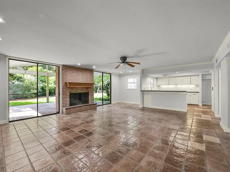 4707 Nenana Dr — Photo 2