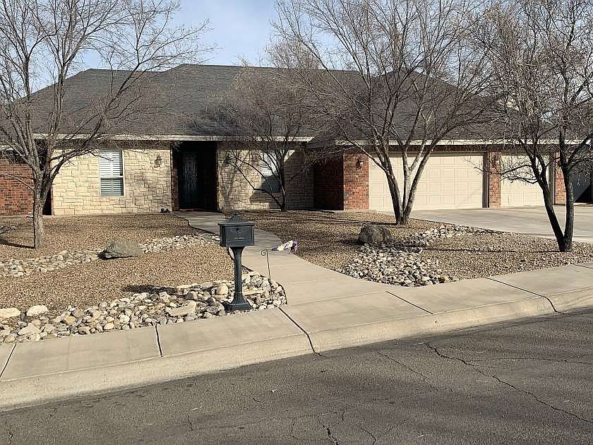 1st image of 520 Hall Dr