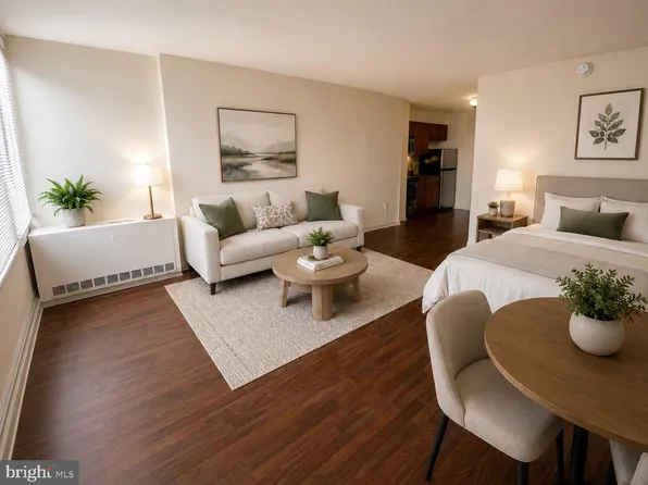 604 S Washington Sq APT 118, Philadelphia, PA 19106