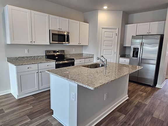 5th image of 2100 Wild Indigo Cir NW